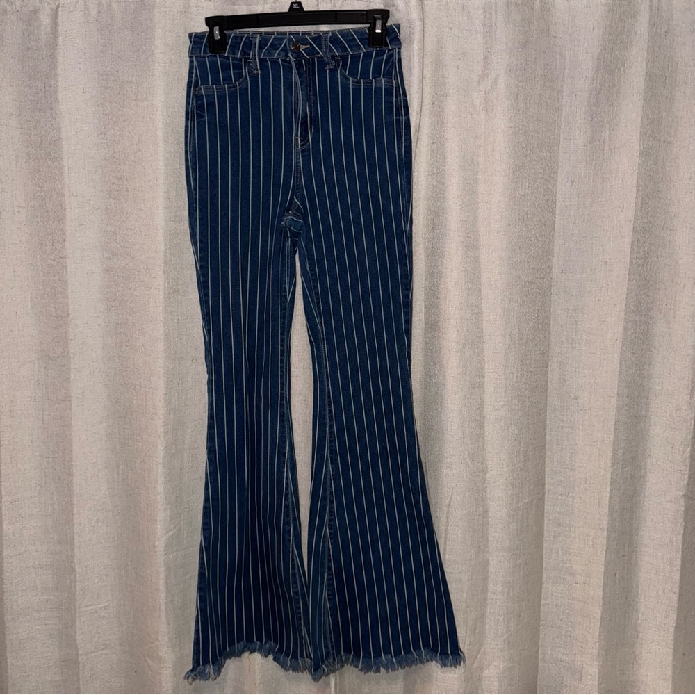 Cello Denim with White Stripes size 5 bell bottom stretchy cotton/spandex Cute!!